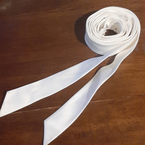 Ivory sash for wedding dress - Picture 3 of 6